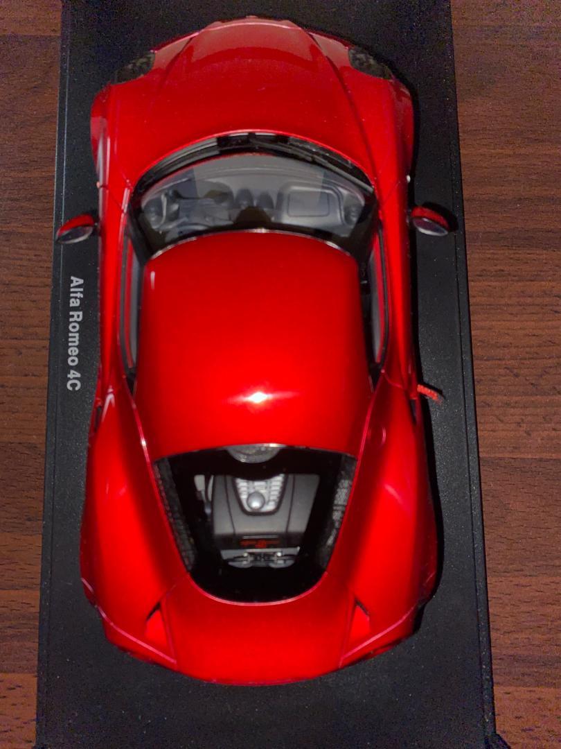 オートアート AUTOart 1/18 アルファロメオ 4C メタリックレッド