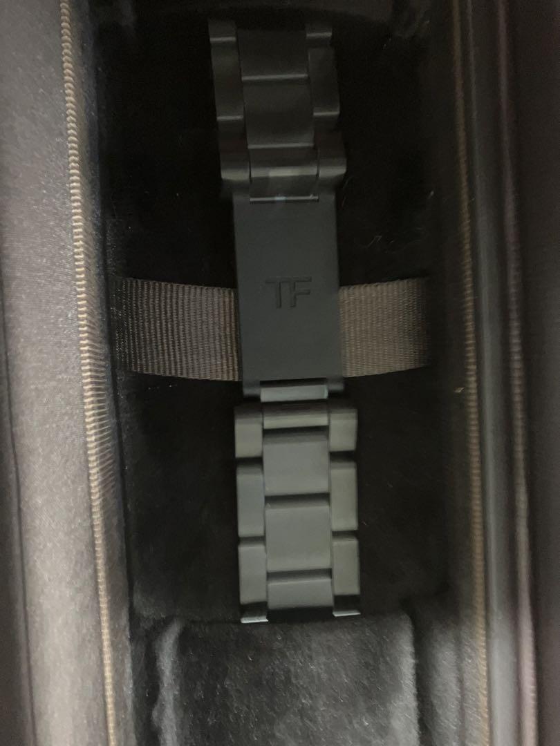 TOMFORD.