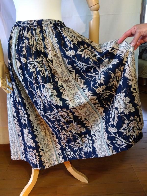 45R 花柄ギャザーロングスカート ブルー系 ゴムウェスト サイズ
