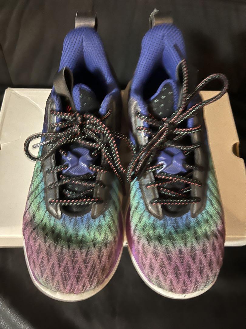カリー10 UNDER ARMOUR CURRY10 YOUNG WOLF
