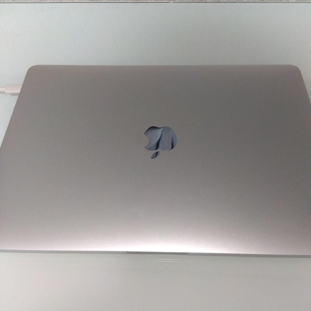 Apple MacBook
