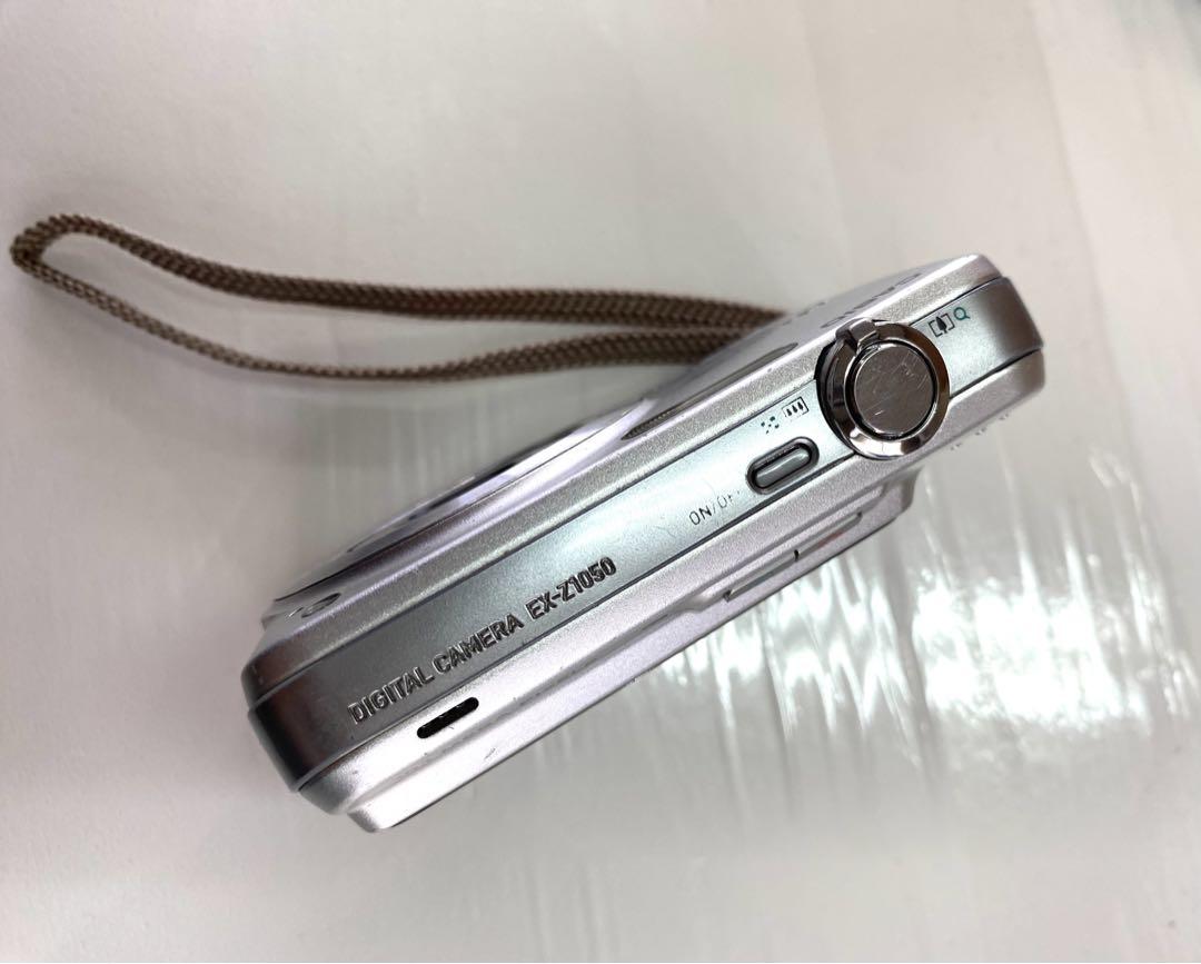 CASIO EX-Z1050 カシオ　デジカメ　現状