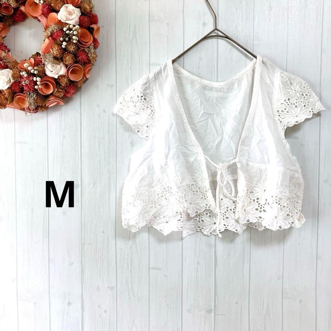 無料発送 ビスチェ ホワイト 花柄刺繍 M センターリボン 夏 ベスト - メルカリ トップス
