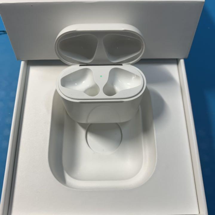 AirPods 第1世代 充電ケース・右耳・左耳バッテリー持続4時間以上 AirPods 第1世代 充電ケース・右耳・左耳バッテリー持続4時間以上