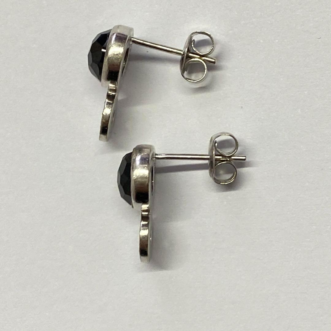 K18WG オニキスピアス D0.08ct ダイヤモンド入り ホワイトゴールド