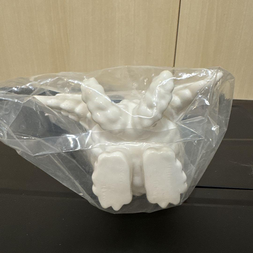 アートジャンキー【三頭獣王】キングパカラ(台南2023限定）ソフビ Limited】ART JUNKIE × Toy's King 三頭獣王キングパカラ T-BASE