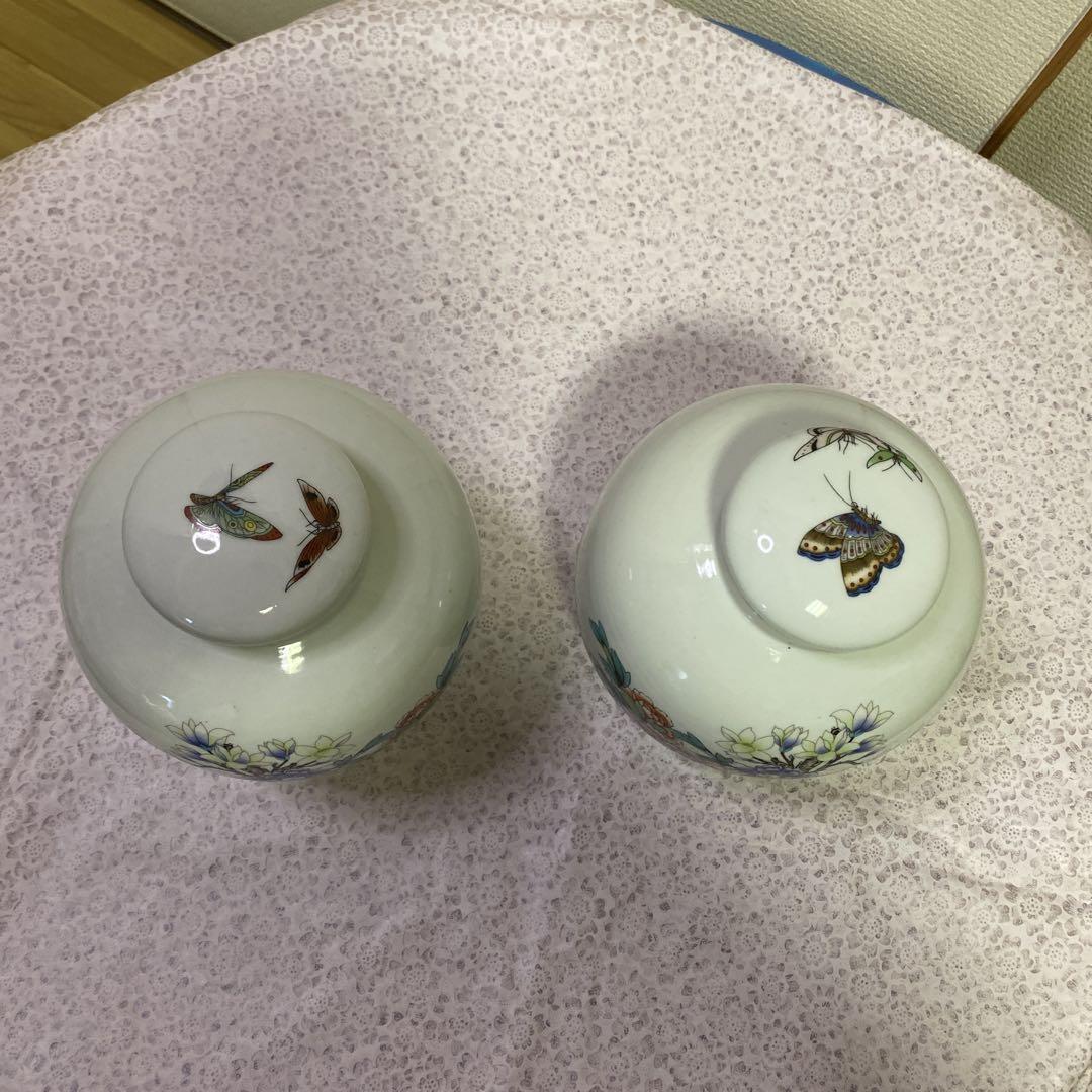 緑色の花と鳥の浮彫り陶器壺 花と鳥の模様 陶器 壺2個セット蓋付き - メルカリ