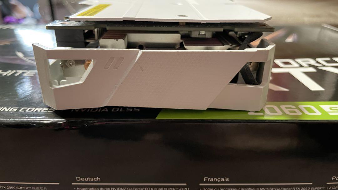 GIGABYTE RTX 2060 super WHITE 8G 白グラボ