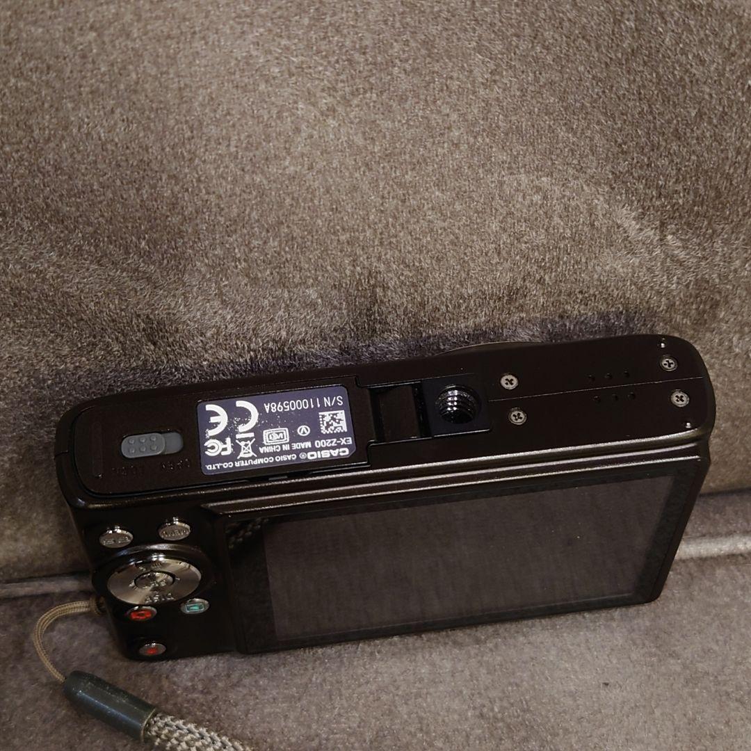 CASIO EXILIM EX-Z200 10.1メガピクセル カシオ カメラ - メルカリ