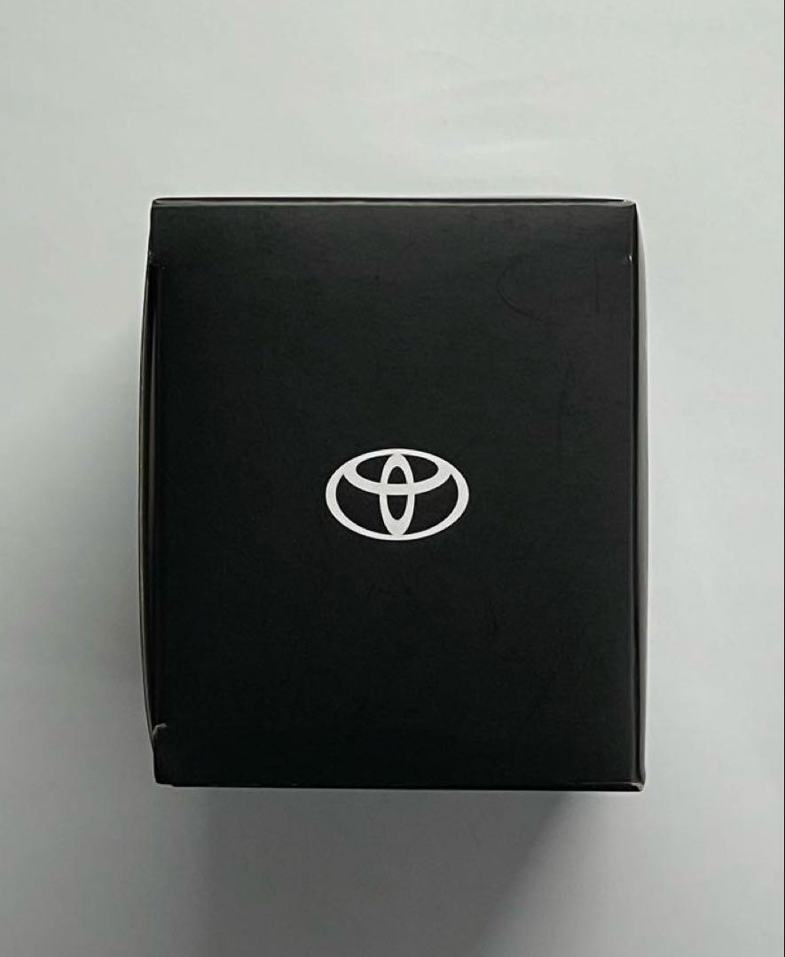 トヨタ カローラクロス　プルバックカー ミニカー　プラチナホワイトパール 089