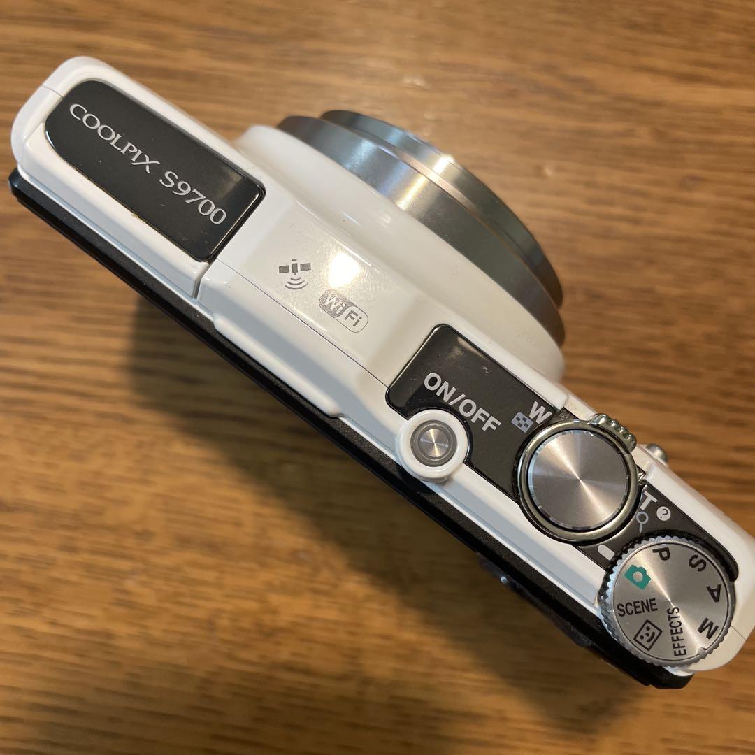 ジャンク品　Nikon COOLPIX S9700 ホワイト ジャンク品 Nikon COOLPIX S9700 ホワイト