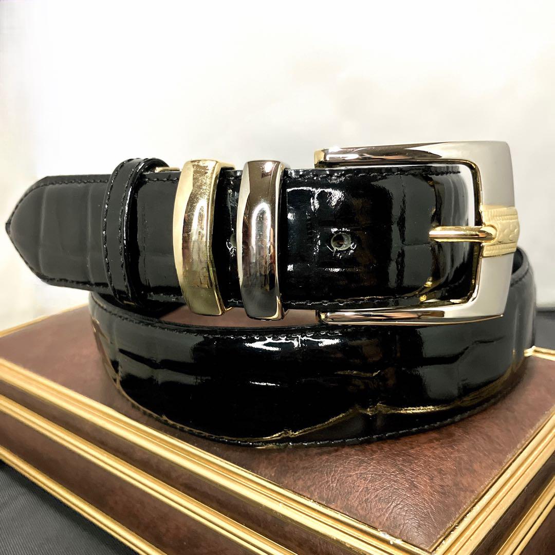 【極美品】【型押し】レザー　ベルト　ブラック　ゴールド