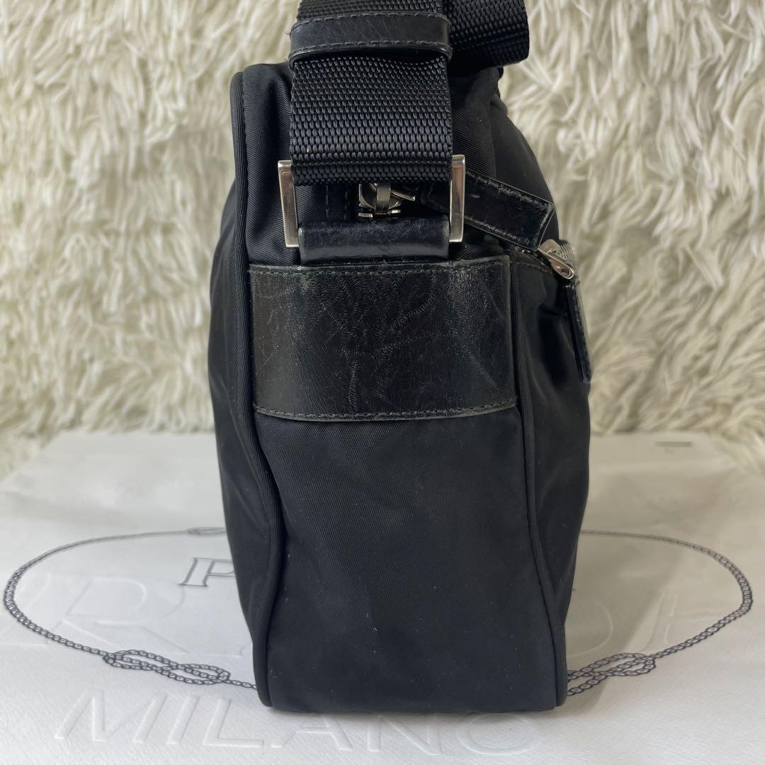 【美品】PRADA プラダ 三角ロゴプレート カメラバッグ ショルダーバック 黒 画像4