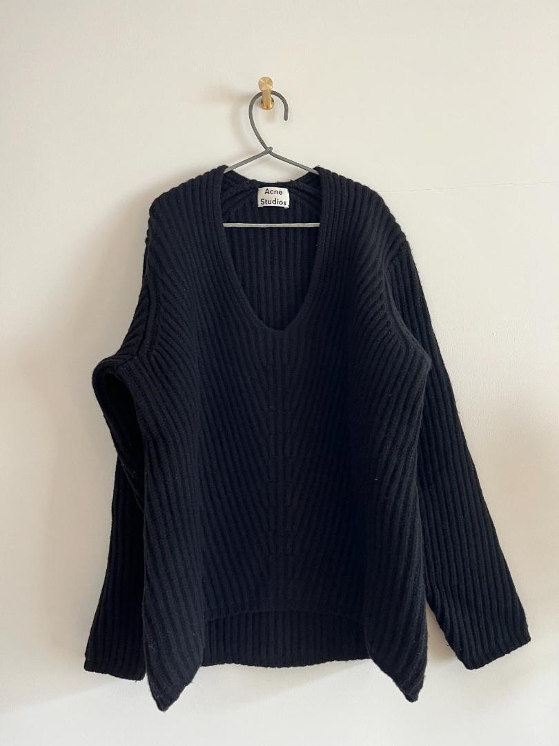 Acne Studios アクネストゥディオズ　黒セーター