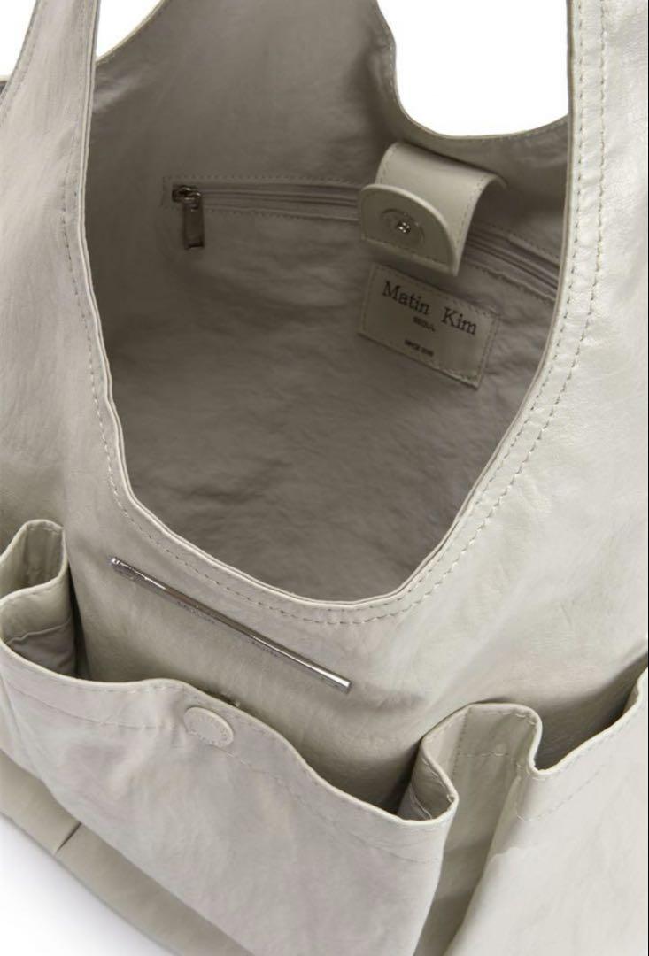 バッグ Matin Kim TRIPLE POCKET SHOULDER BAG