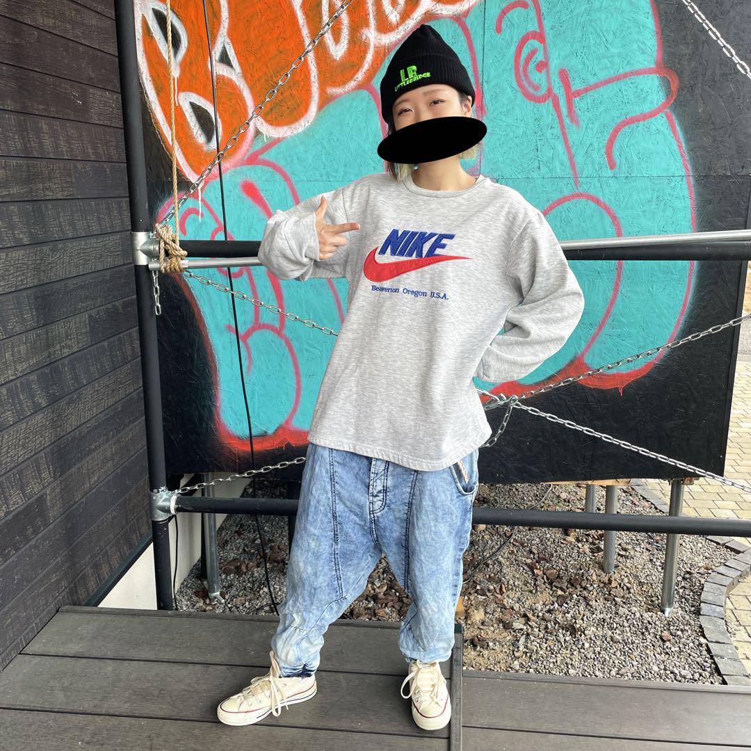 NIKE ナイキ 刺繍ロゴ スウェット トレーナー 90s 人気デザイン 古着