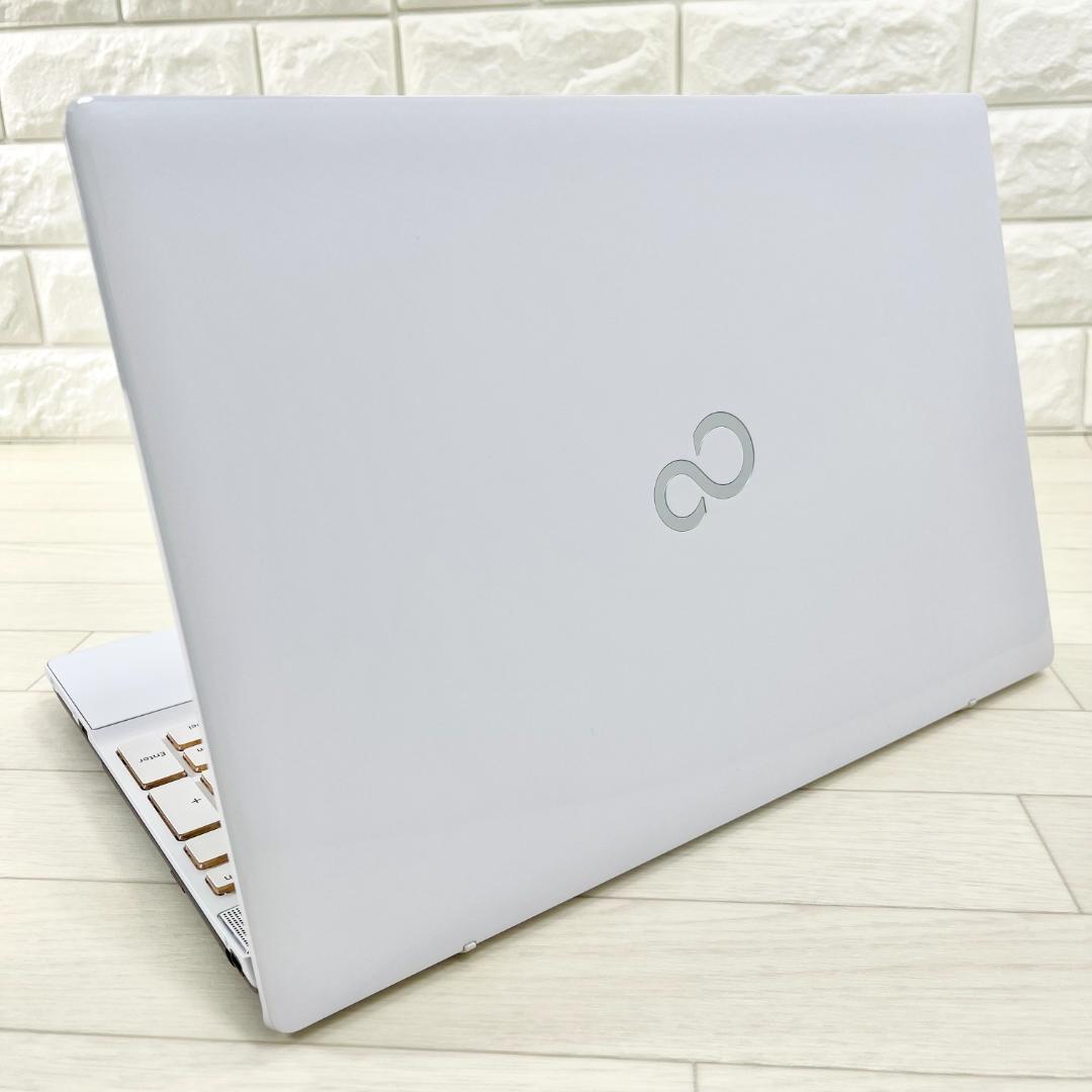 富士通 第8世代 i7 新品SSD512+HDD メモリ16G ノートパソコン 富士通 第8世代 i7 新品SSD512+HDD メモリ16G ノートパソコン