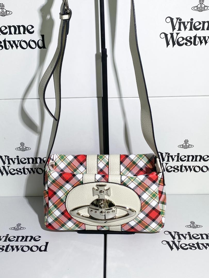 Vivienne Westwood 赤い格子柄のショルダーバッグ