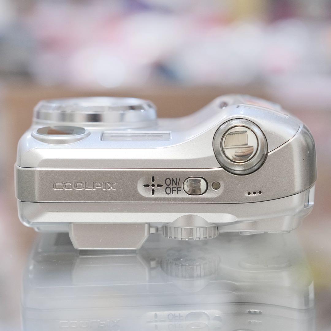 宅配便配送 動作品 CCD Y2K Nikon COOLPIX E3200 平成レトロ - メルカリ デジタルカメラ
