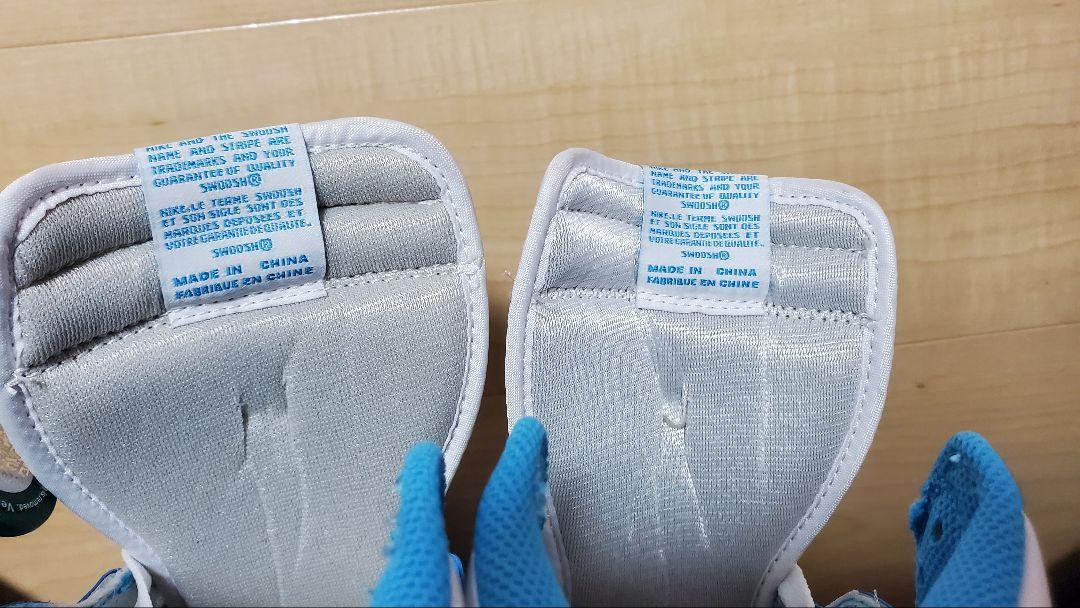 靴 Nike Air Jordan 1 Retro High UNC