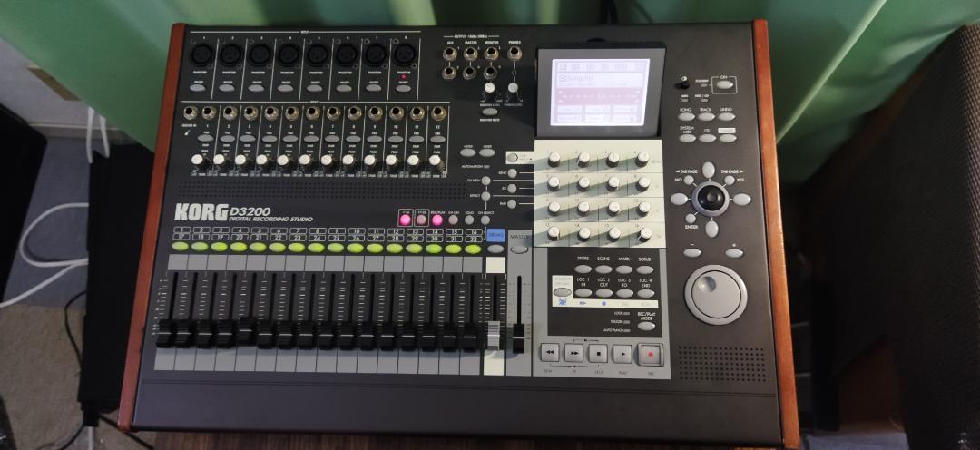 KORG D3200 マルチトラックレコーダー
