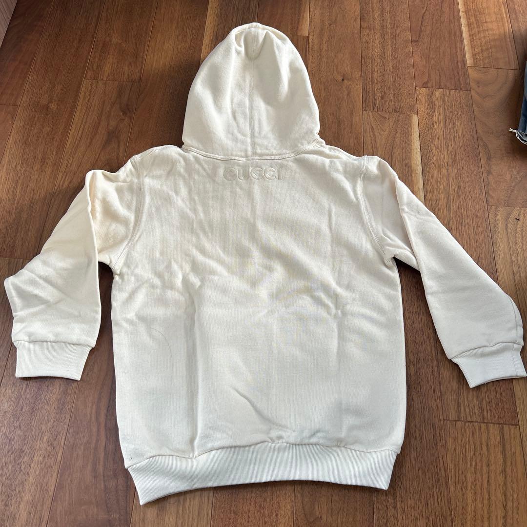 「新品」130cm GUCCI 猫イラスト フード付きパーカー 「新品」130cm GUCCI 猫イラスト フード付きパーカー