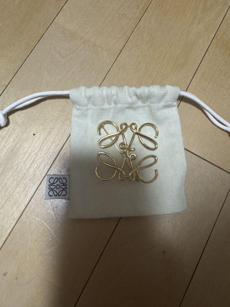 ロエベ ブローチ ゴールド