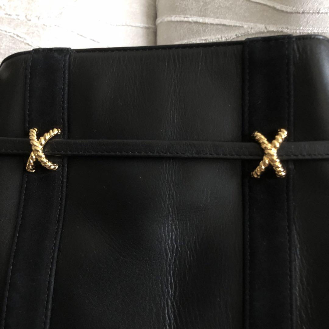 KIMIJIMA 黒いレザーバケットバッグ ゴールド金具付き 縦