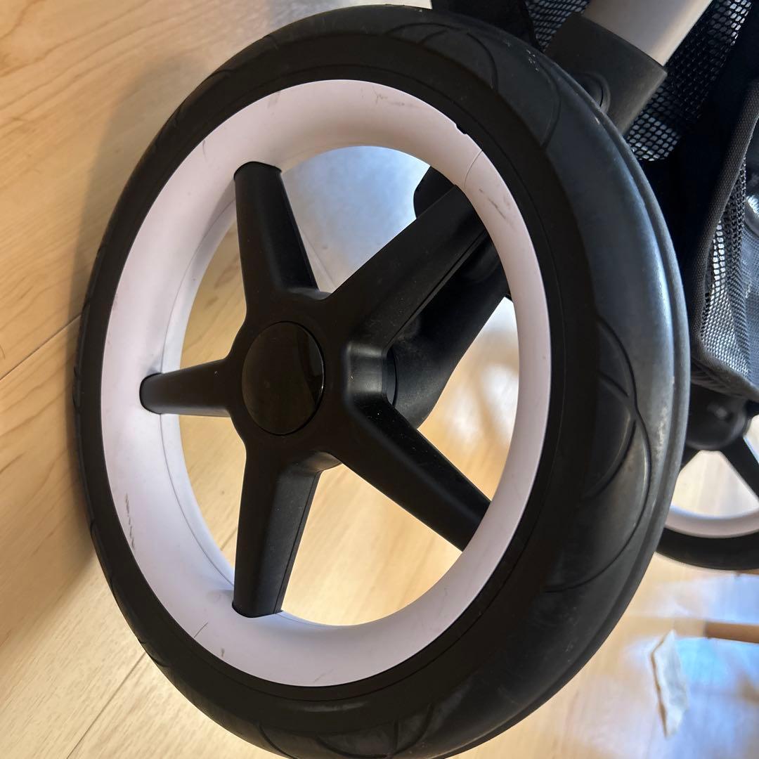 【美品】バガブー Fox3 Bugaboo ベビーカー ブラック 【美品】バガブー Fox3 Bugaboo ベビーカー ブラック