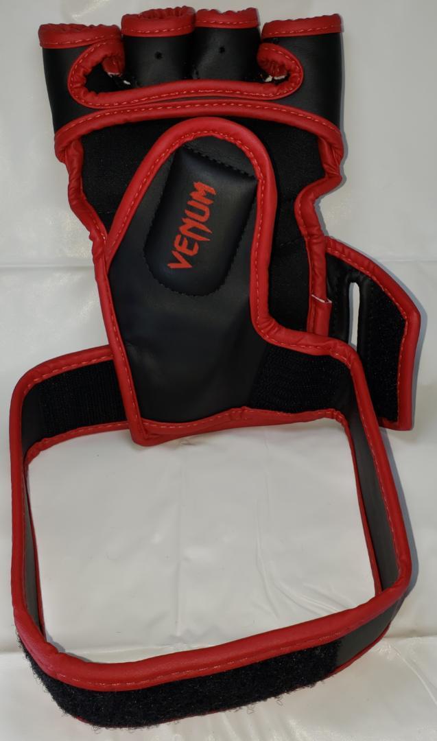 けのタイプ 新品 オープンフィンガーグローブ Sサイズ 0bKiM-m24798940639 未使用 VENUM があります