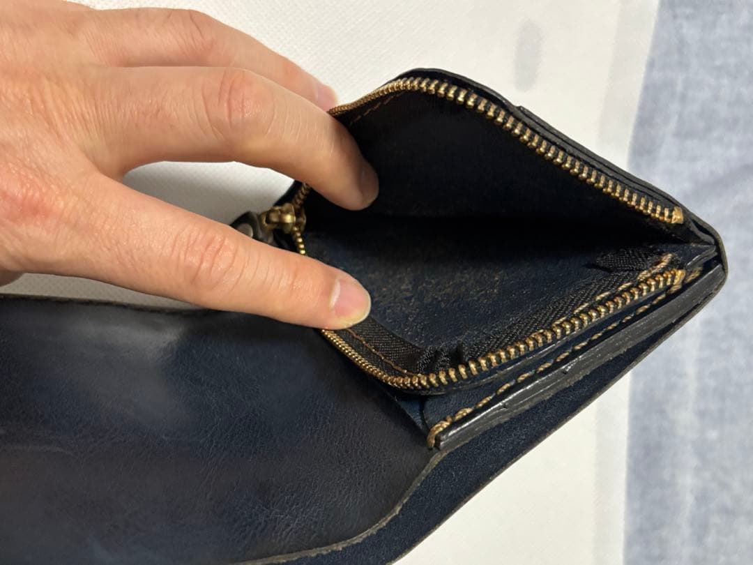 herzヘルツ】小型の二つ折り財布 限定カラーネイビー ネイビー