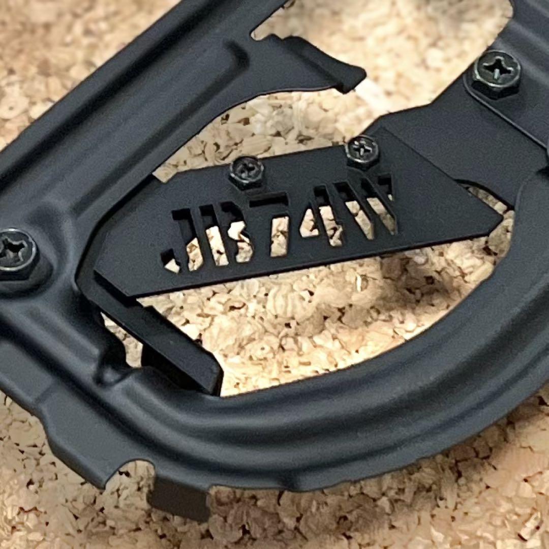 JB74シエラ用JB74W刻印式スケルトン型燃料リッド