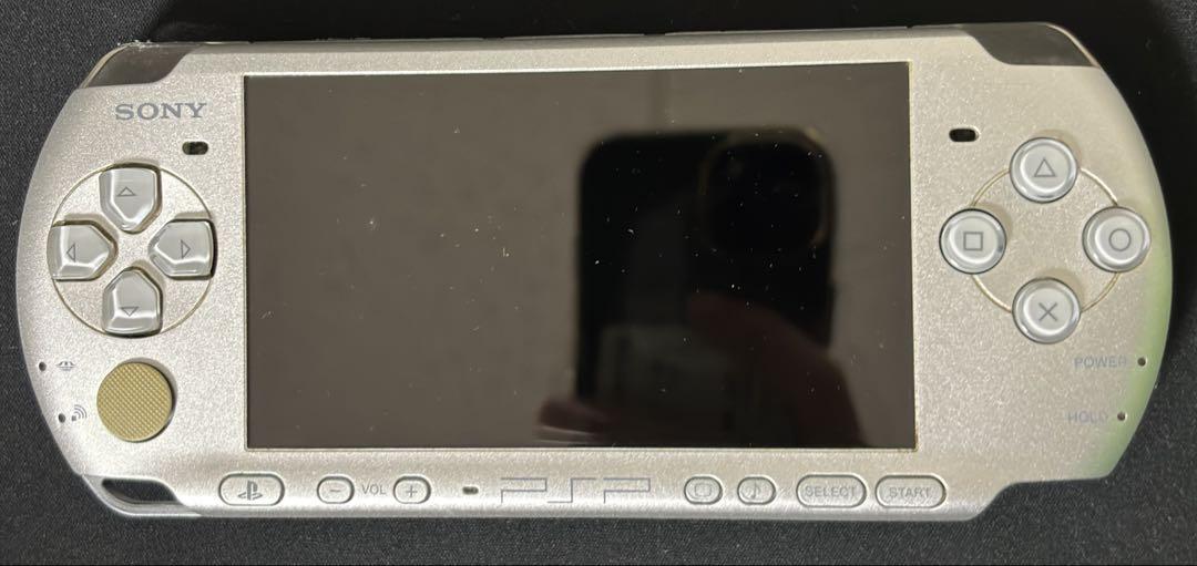 PSP3000本体　シルバー 16GBメモリ付属