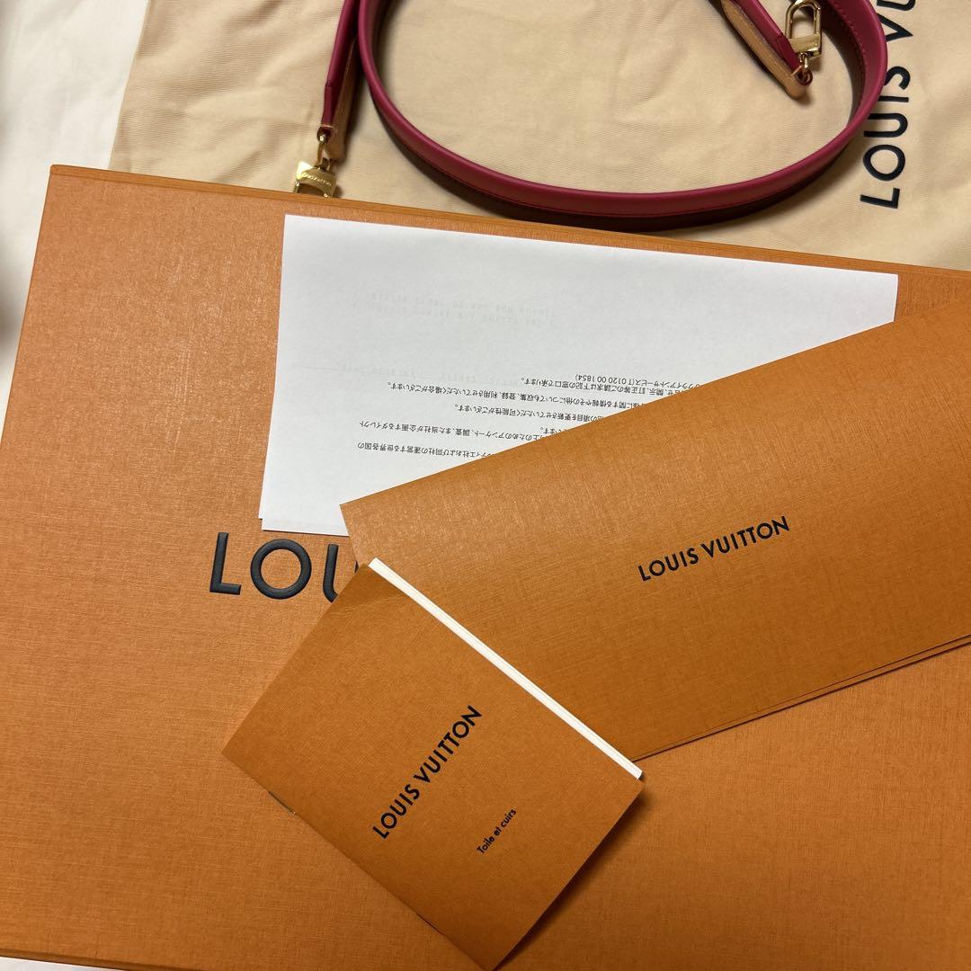 ルイヴィトン CLUNY BB LOUIS VUITTON新 発売