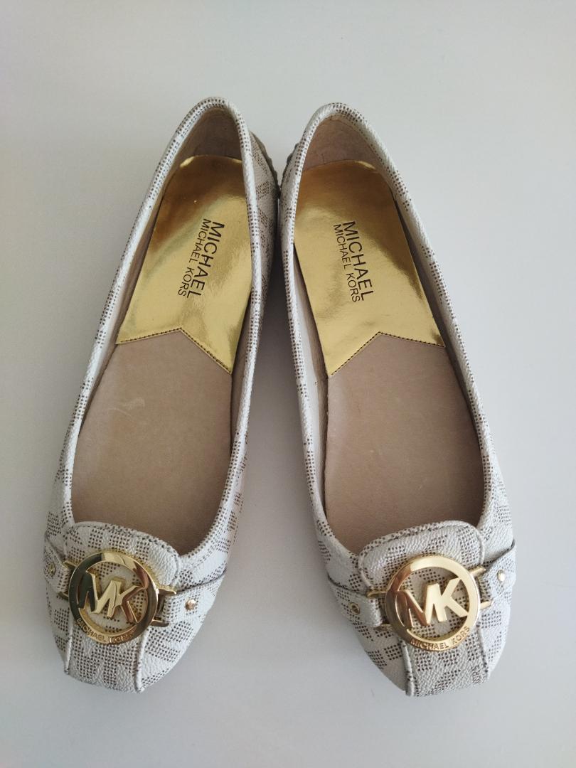 新品 未使用 MICHAEL KORS フラットシューズ ローパンプス 白 MICHAEL KORS フラットシューズ ローパンプス 白 新品 未使用