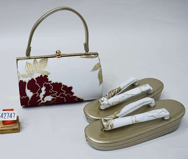 草履バッグセット 帯地 二段 24cm 白地 フリーサイズ NO42747