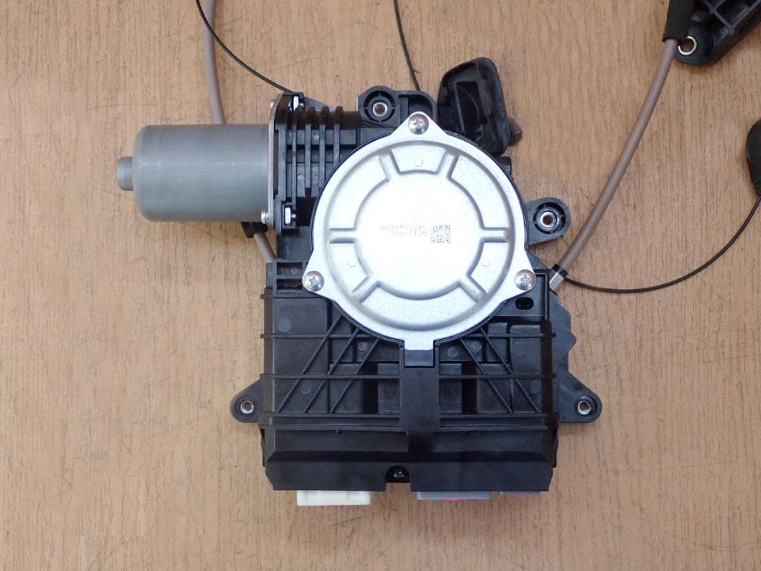 H26 オデッセイ RC1 右側パワースライドモーター 98705 H26 オデッセイ RC1 右側パワースライドモーター 98705