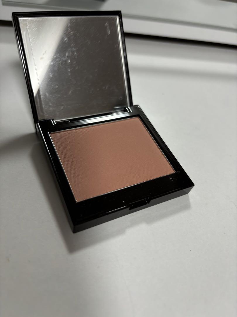 Laura Mercier パウダーチーク 06