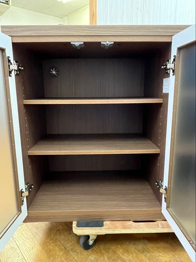 カップボード 収納棚目立った傷や汚れなし