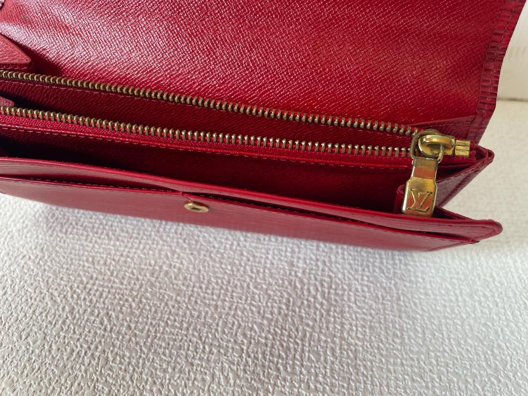 LOUIS VUITTON エピレザー 長財布 レッド