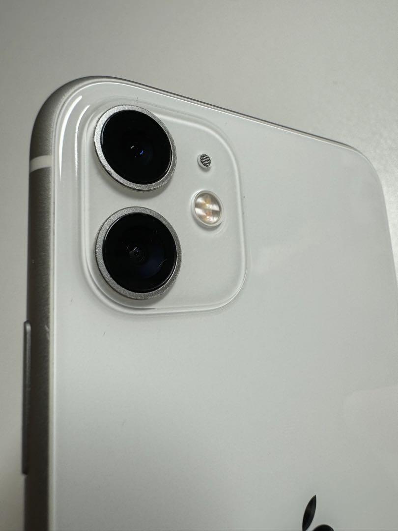 iPhone 11 ホワイト 64 GB docomo スマートフォン・携帯電話