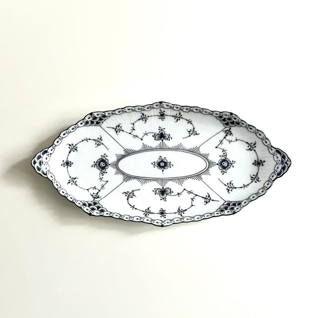 新品ロイヤルコペンハーゲン ブラックフルーテッド ハーフレースピックルディッシュ食器