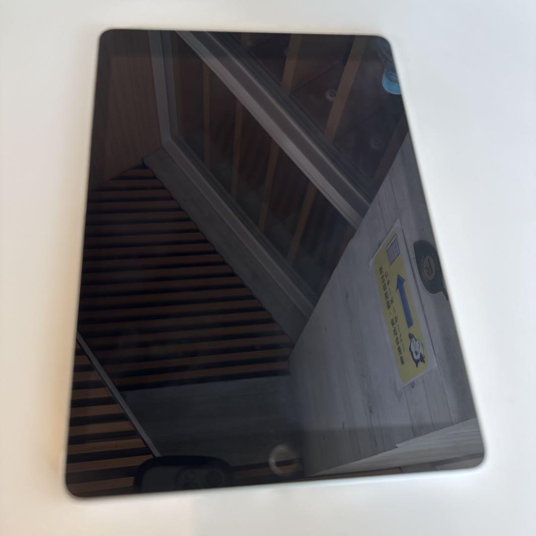 Apple iPad シルバー 第9世代