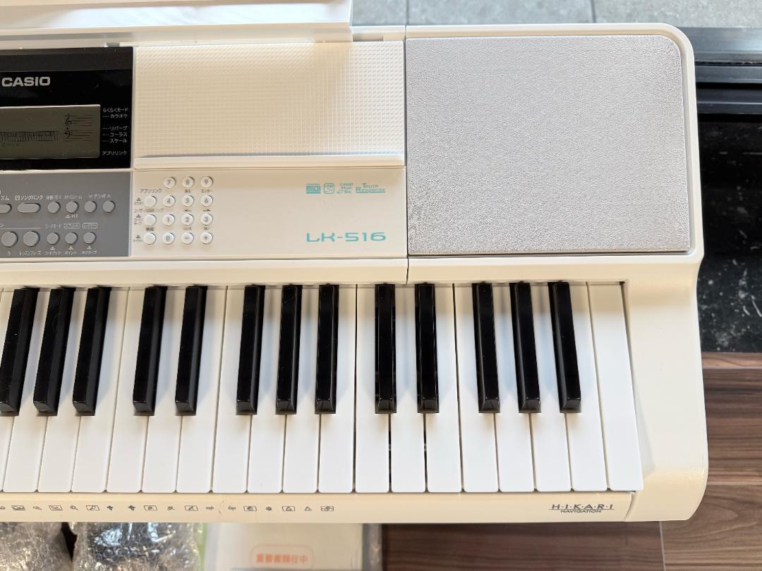 人気が高い 光ナビゲーション CASIO カシオ キーボード 楽譜付 LK-516 鍵盤楽器