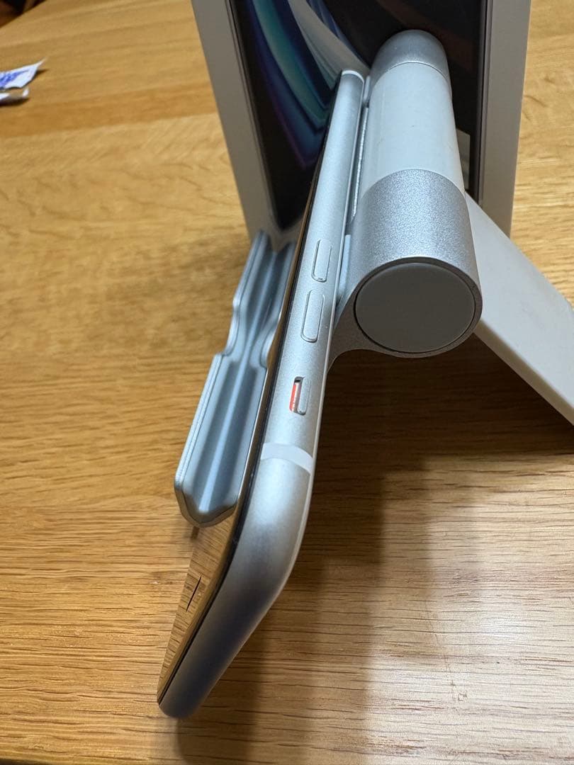 Apple iPhone SE 第二世代 ホワイト 目立つ傷汚れ無し【箱あり】 Apple iPhone SE 第二世代 ホワイト 目立つ傷汚れ無し【箱あり】