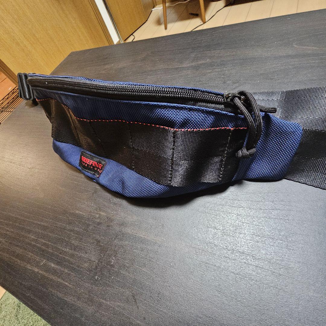【美品】BRIEFING ボディバッグ