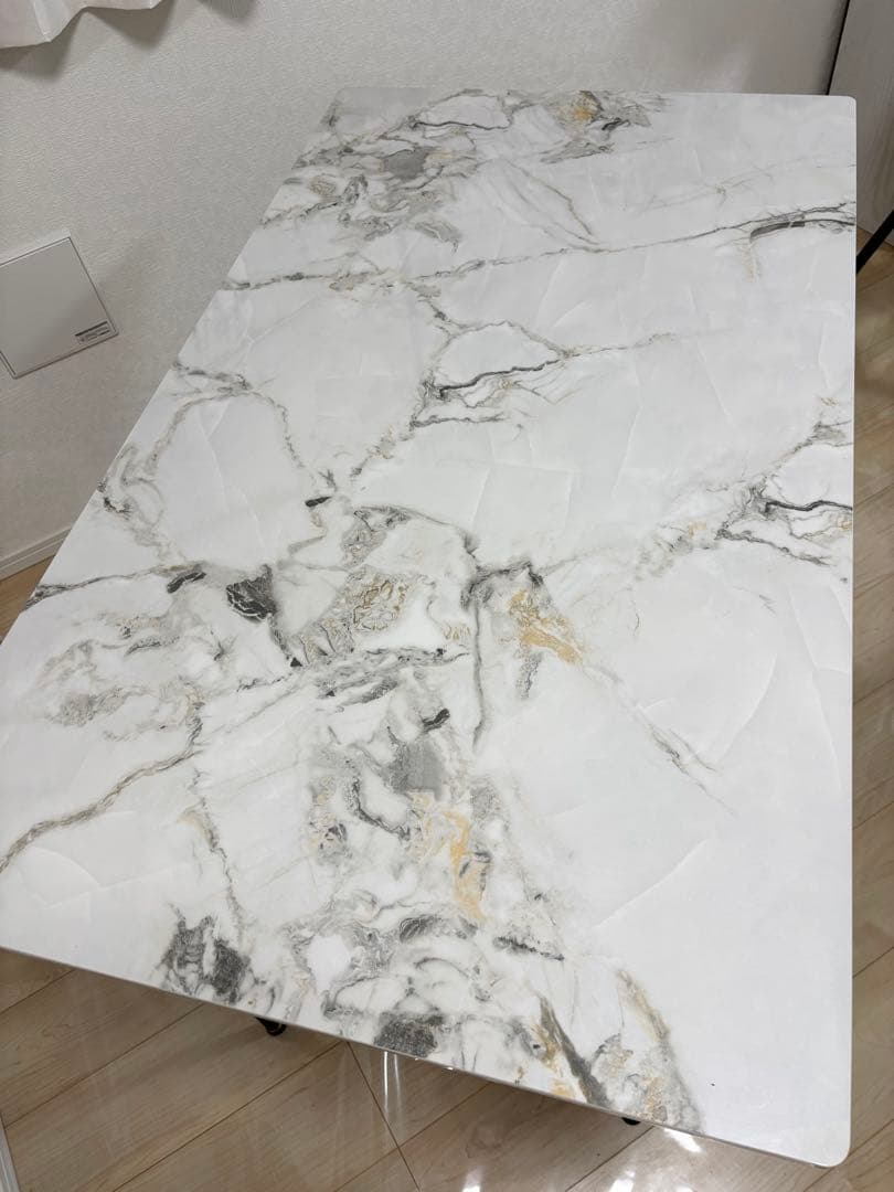 美品 大理石柄 ダイニングテーブル 四人用 白 リビング 美品 大理石柄 ダイニングテーブル 四人用 白 リビング