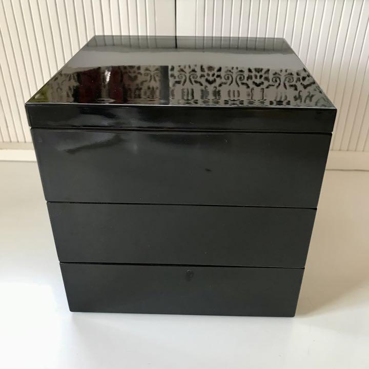 小さめ3段重箱（15×15cm）仕切りミニ重箱4個、取り皿4枚セット