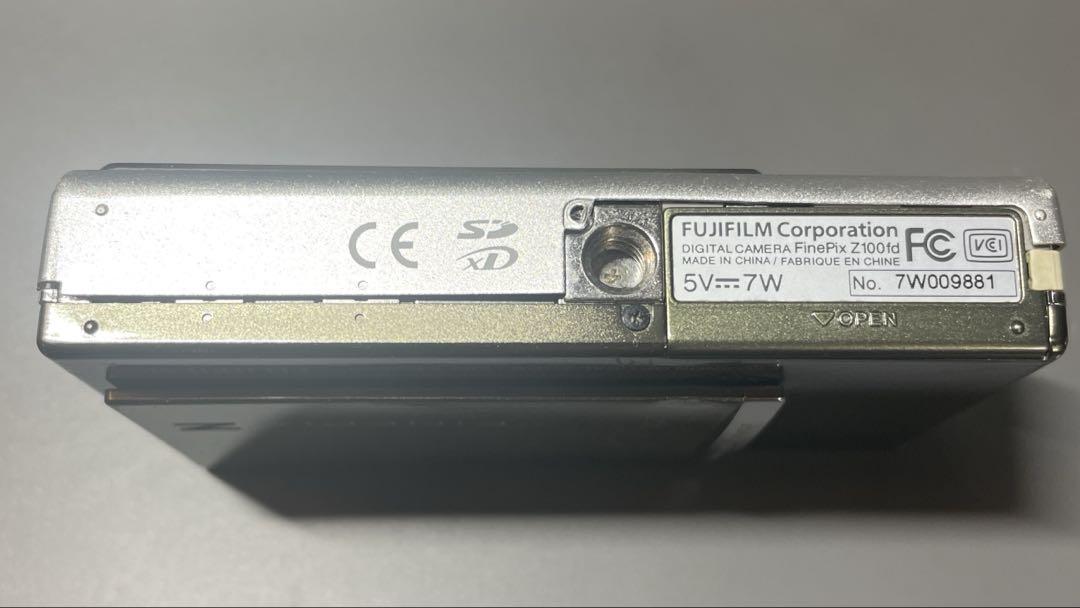 【ジャンク品】FUJIFILMデジタルカメラ FINEPIXZ