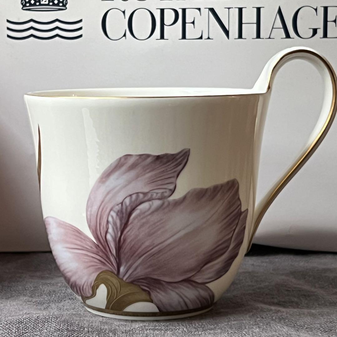 新品ROYAL COPENHAGEN FLORA  アイリス金縁マグ